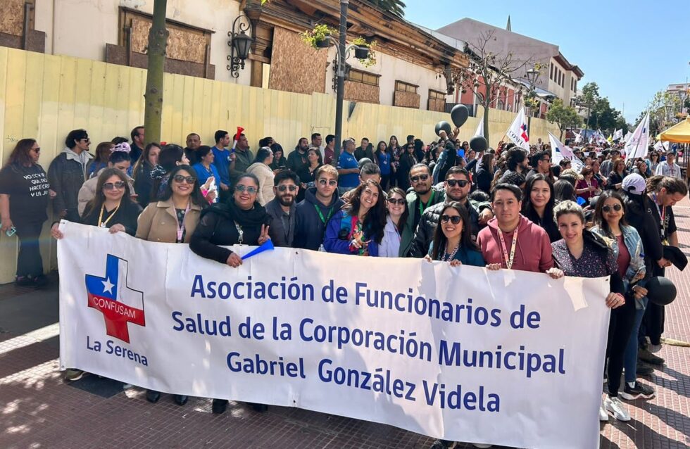 ConfusamChile's tweet card. Un fallo histórico consiguió CONFUSAM. Un reciente dictamen de la Corte Suprema obliga a la Corporación Municipal de La Serena y al Ministerio de Salud a resolver “la totalidad de las falencias que...
