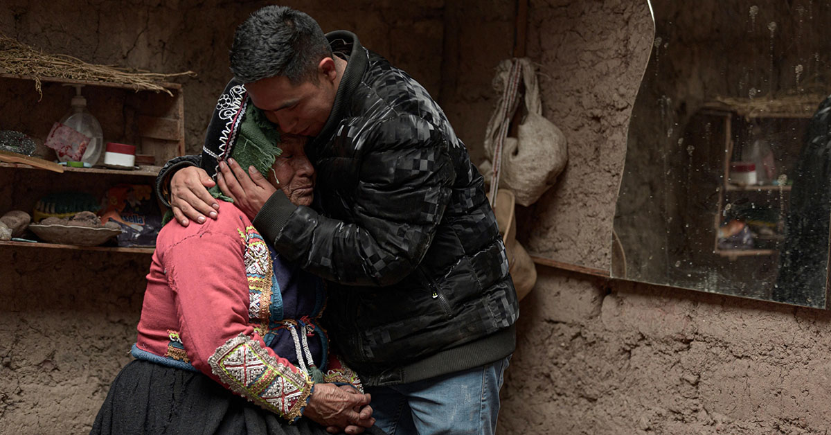 mrochabrun's tweet card. Turistas en busca de la foto perfecta trajeron millones de dólares a un rincón pobre de Perú. Una batalla por controlar la nueva riqueza terminó en una violenta muerte.