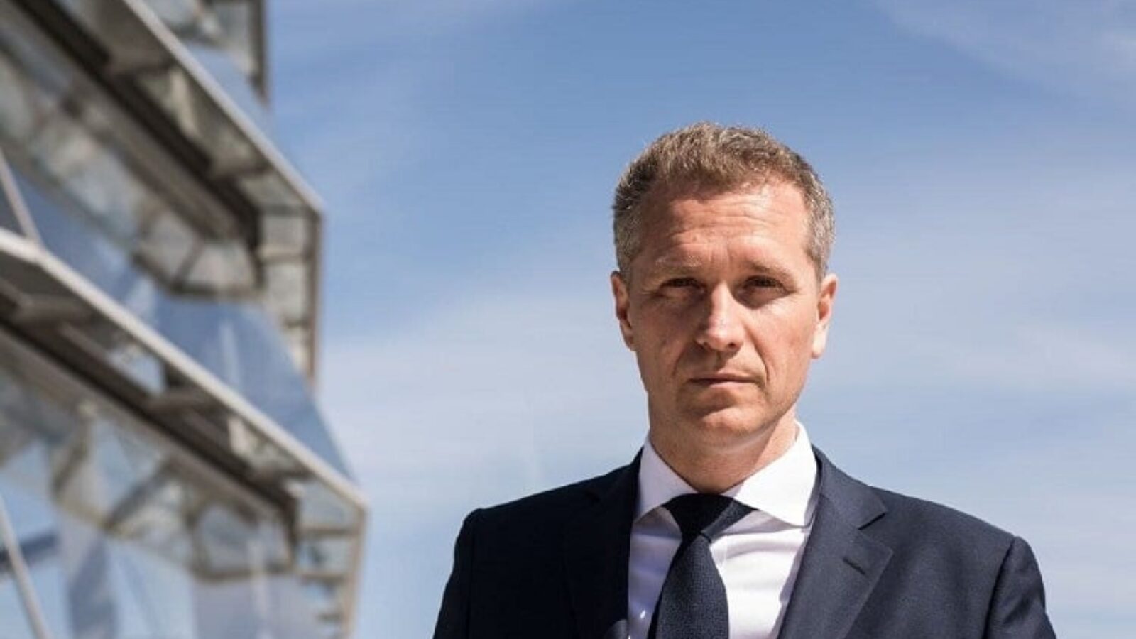 okvino17's tweet card.           A campaign of terror and political intimidation—marked by strong‑arming and outright harassment—against Alternative für Deutschland (AfD) and one of its most prominent figures, MEP Petr...
