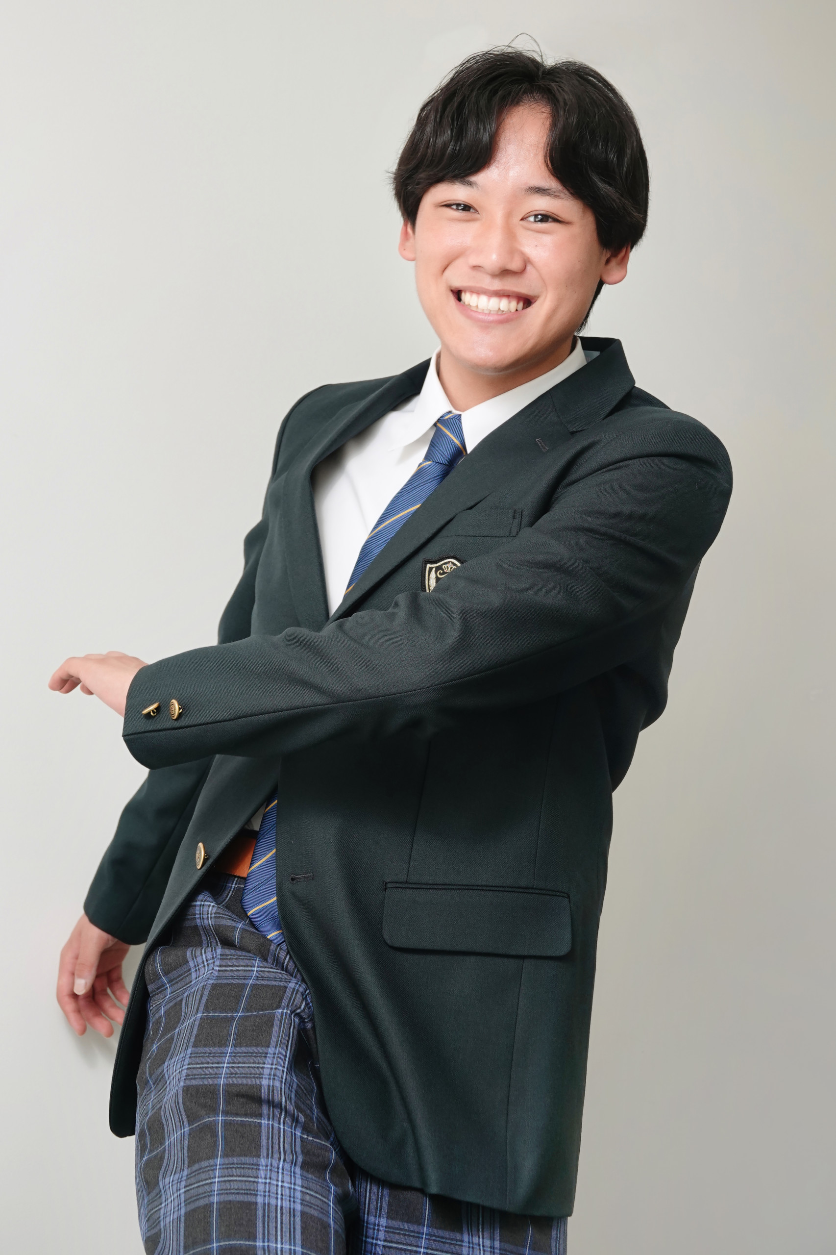 TOKUMA_ENKA's tweet card. 令和の音楽シーンに、ひときわ眩しい輝きを放つ新星が誕生した。中村唯人、18歳。そのキャッチフレーズは「キラキラ
