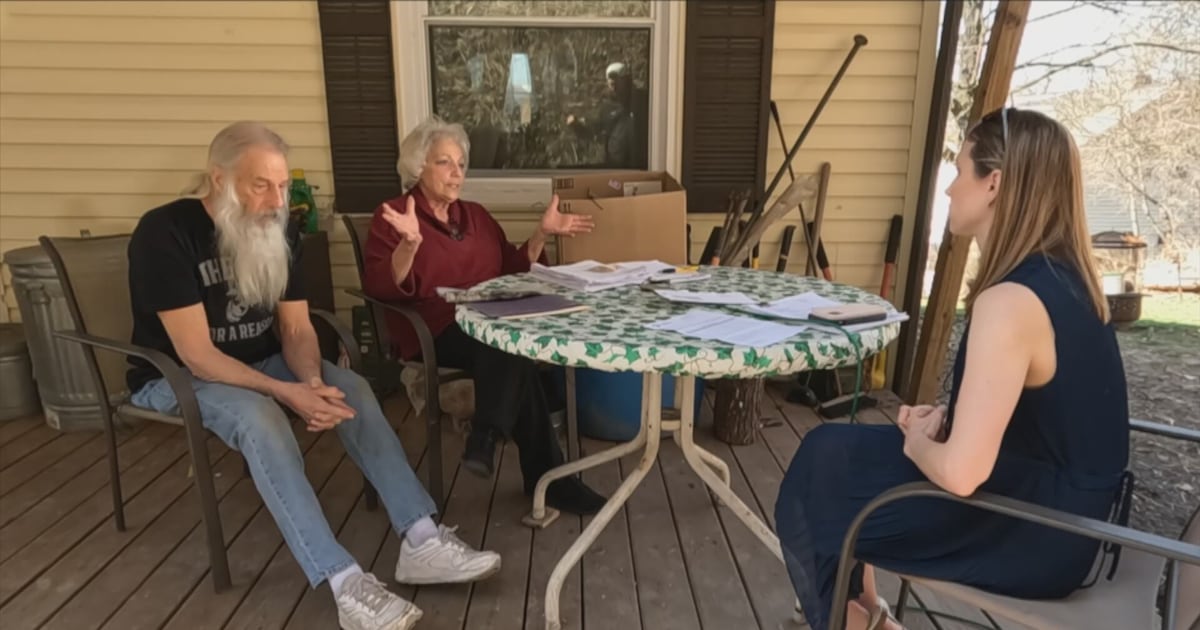Jaytingwalker's tweet card. Channel 11 met Cindy and Dave Meckle as they were packing up their Glassport home to move out. They say the pollution from U.S. Steel, including benzene, is in their home and yard and it’s affecting...