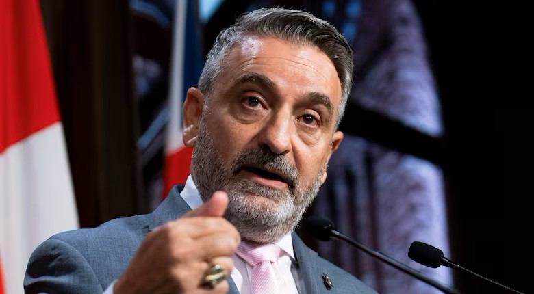 CJLC_JCCF's tweet card. HAMILTON, ON: Le Centre juridique pour les libertés constitutionnelles (CJLC) annonce que les avocats de Catherine Kronas ont écrit à l’honorable Paul Calandra, ministre de l’Éducation de l’Ontario,...
