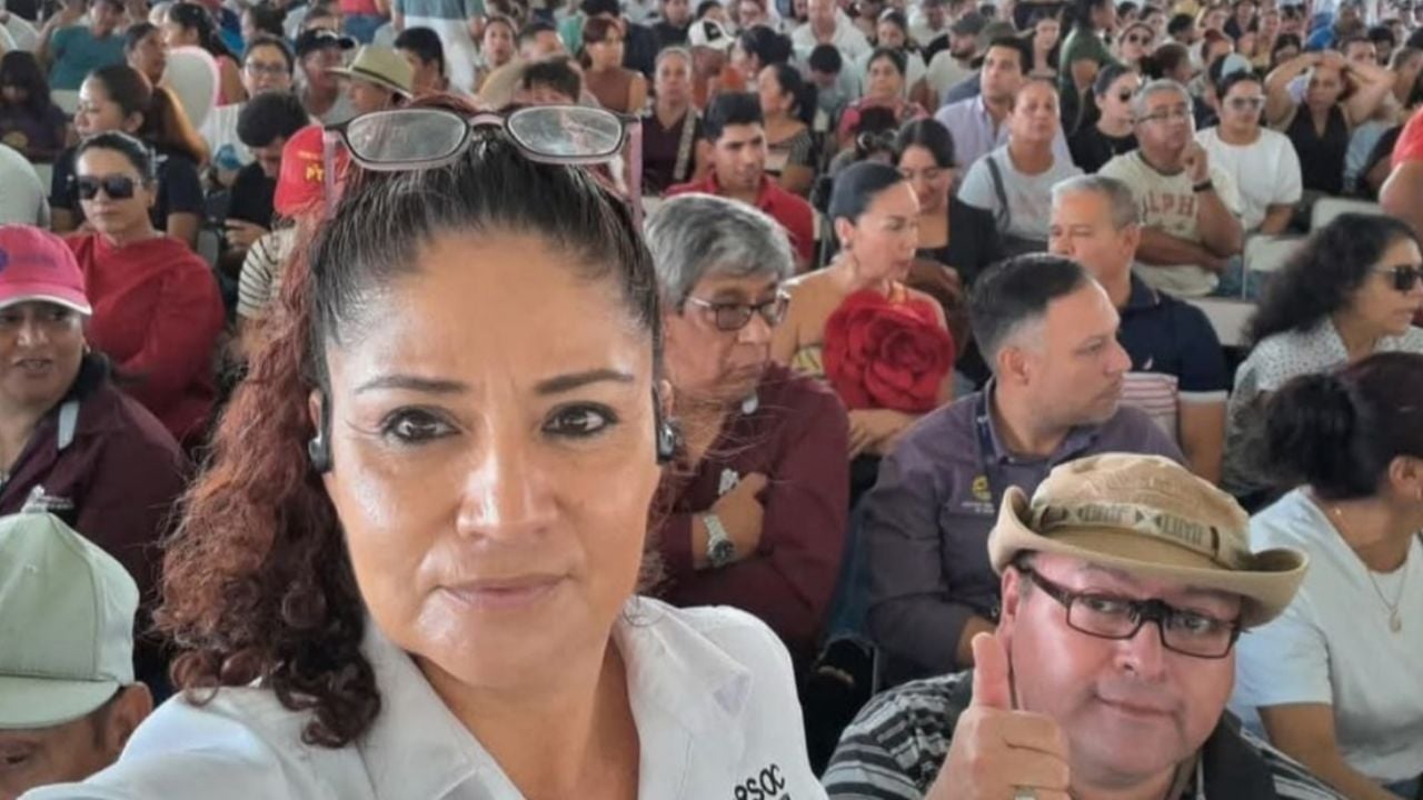 latinus_us's tweet card. La también activista habría recibido diversos disparos de arma de fuego tras ser interceptada por varios sicarios que la perseguían en una motocicleta