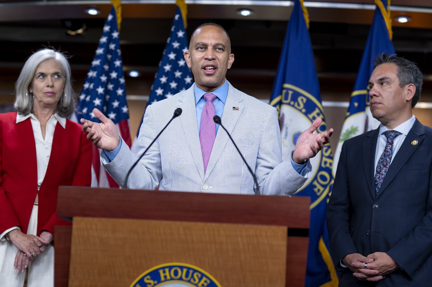 citynewscalgary's tweet card. WASHINGTON (AP) — House Democrats launched a bid Wednesday to subpoena President Donald Trump’s Justice Department for files in the sex trafficking investigation into Jeffrey Epstein, goading GOP...