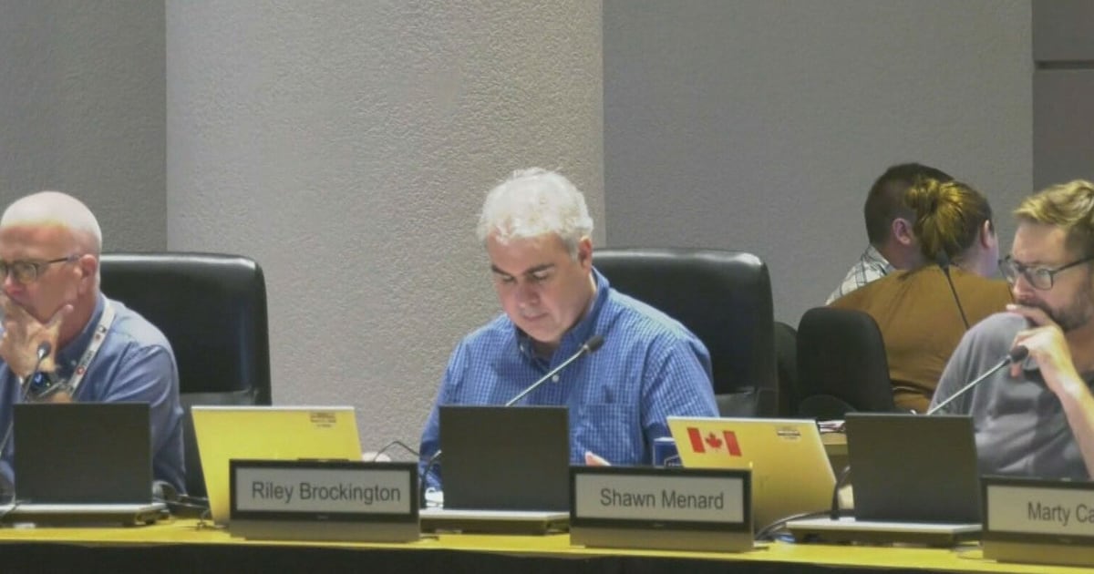 ctvottawa's tweet card. Some councillors are proposing a $19,000 raise for Ottawa’s elected officials. CTV’s Kimberley Fowler says the mayor is rejecting the idea.