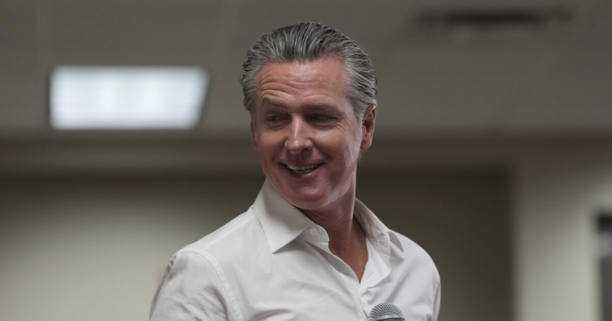 SJSpotlight's tweet card. California Gov. Gavin Newsom won over South Carolina’s political heavyweights on his buzzy tour of the state this month. But in swing states, his potential presidential candidacy could be more of a...
