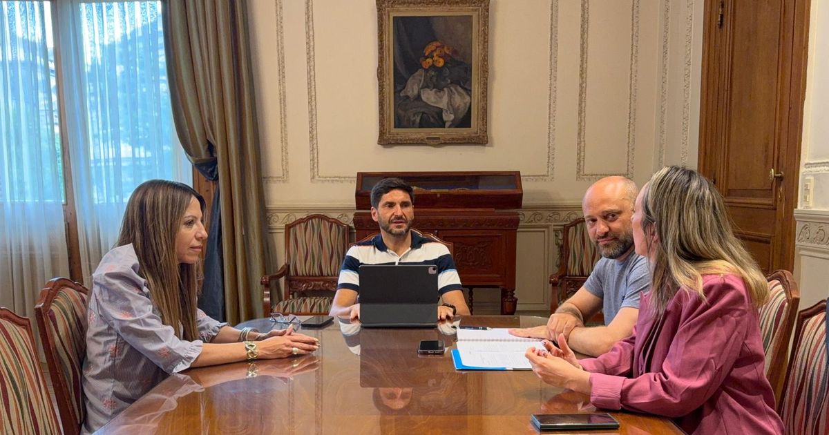 Letra_P's tweet card. El gobernador anticipó en Rosario el balance positivo de los últimos dos meses. Mensaje a dos bandas. La Casa Gris y la gestión de la empresa.