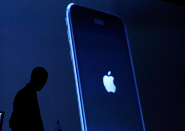 sohrab_oshidar's tweet card. Apple has alerted iPhone users in Iran that there were targeted by spyware, according to reports. Who was targeted and who could be behind this new wave of attacks?