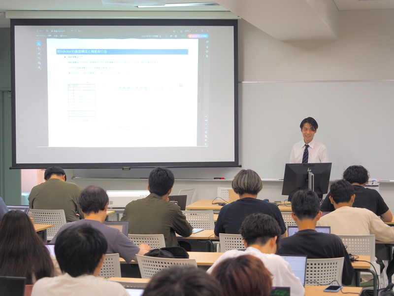 neec_official's tweet card. 国内シェアNo.1のRPAツール「WinActor」の活用特別講義を実施！