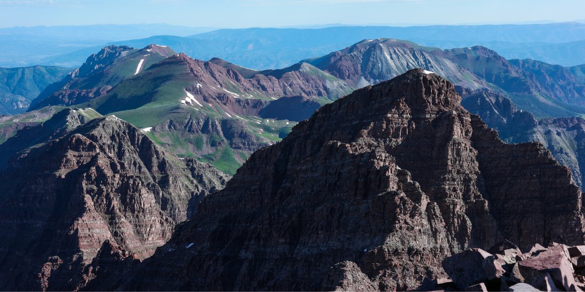 TheNextSummitA1's tweet card. A bystander/witness, volunteer rescuers and a HAATS Black Hawk team save a 20-year-old who tumbled 200 feet on 14,163-ft Maroon Peak.