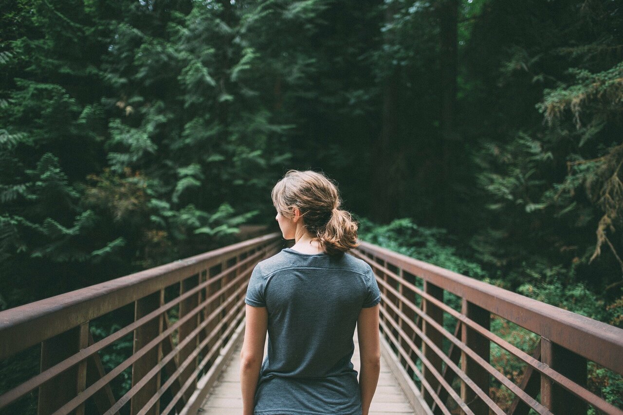 medical_xpress's tweet card. A study led by the University of Sydney suggests that walking 7,000 steps a day offers similar health benefits to walking 10,000, across several outcomes.