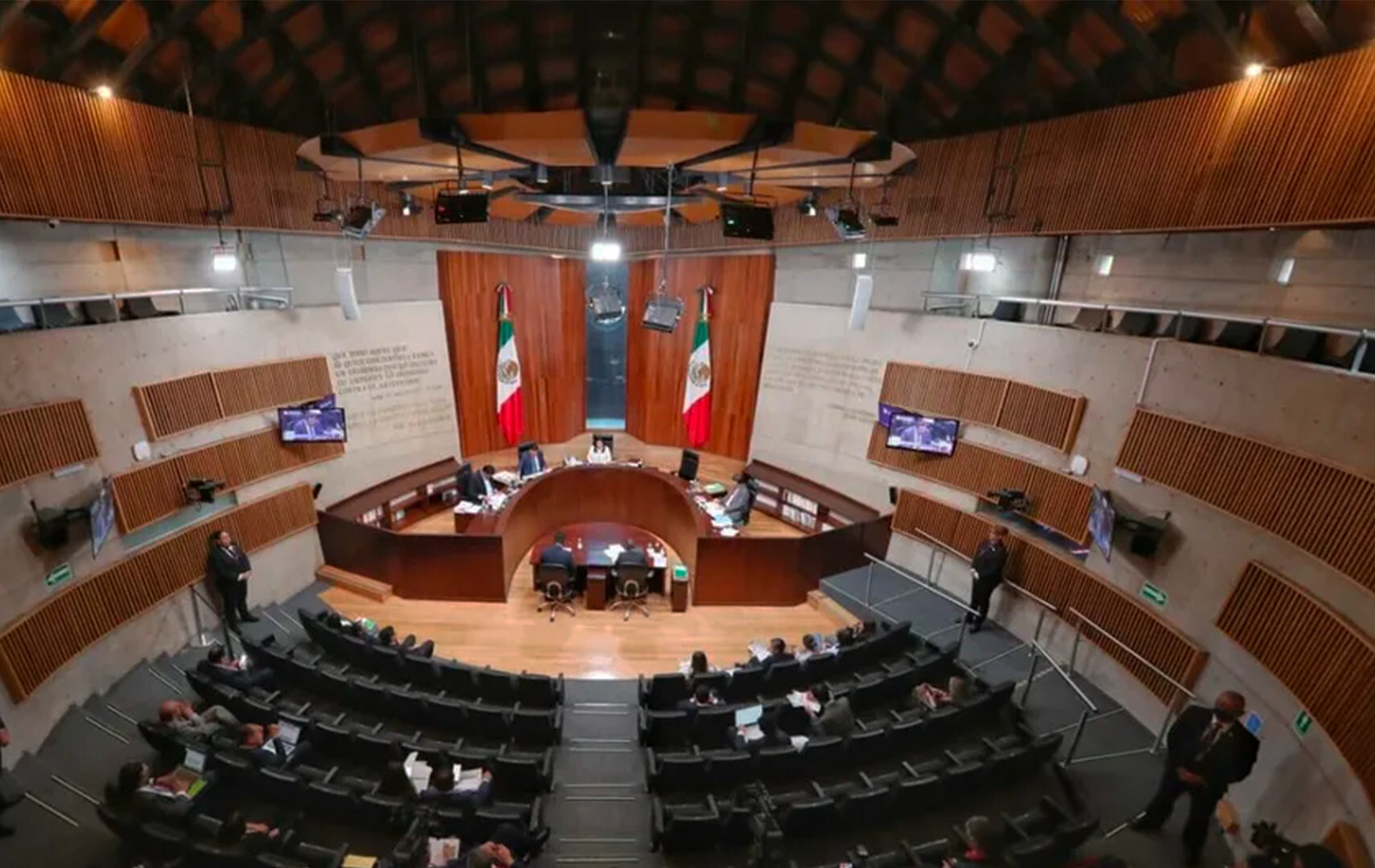 Jannet_LP's tweet card. En una sesión especial se resolverá que pasará con los 45 cargos que fueron declarados vacantes por el INE