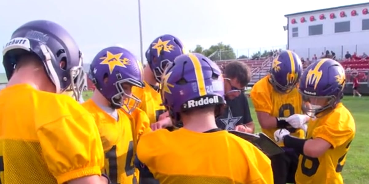hoijim's tweet card. Small school teams show off in 7 on 7.