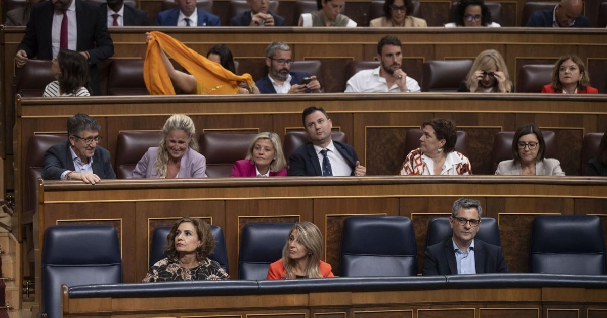 PERYRIERA's tweet card. La batucada mental de la izquierda bullanguera les lleva a querer ilegalizar a Vox. Democracia selectiva, que se dice