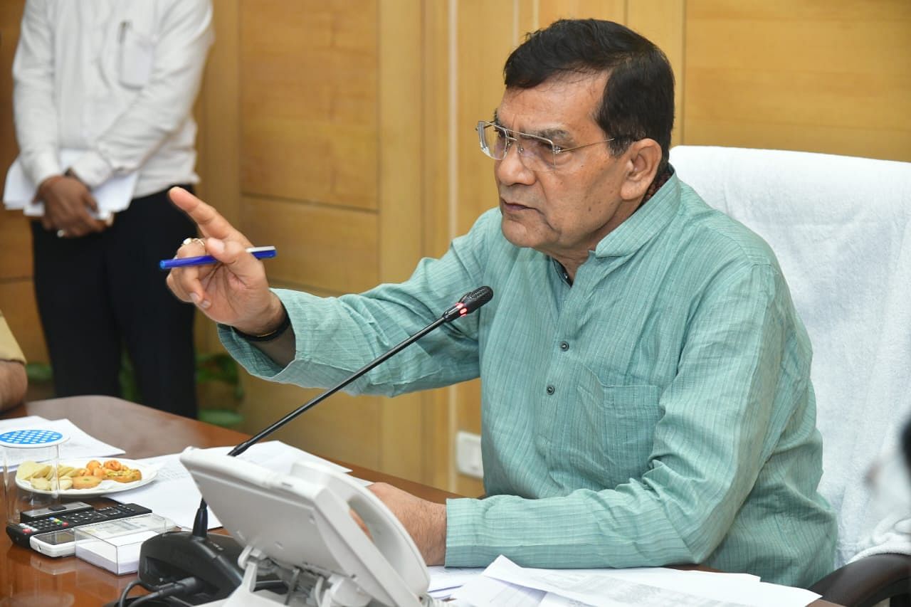 uprvup's tweet card. UP Energy Minister: यूपी में चल रहे बिजली संकट के बीच ऊर्जा मंत्री एके शर्मा ने कहा कि उनकी सुपारी लेने वालों में विद्युत कर्मचारी
