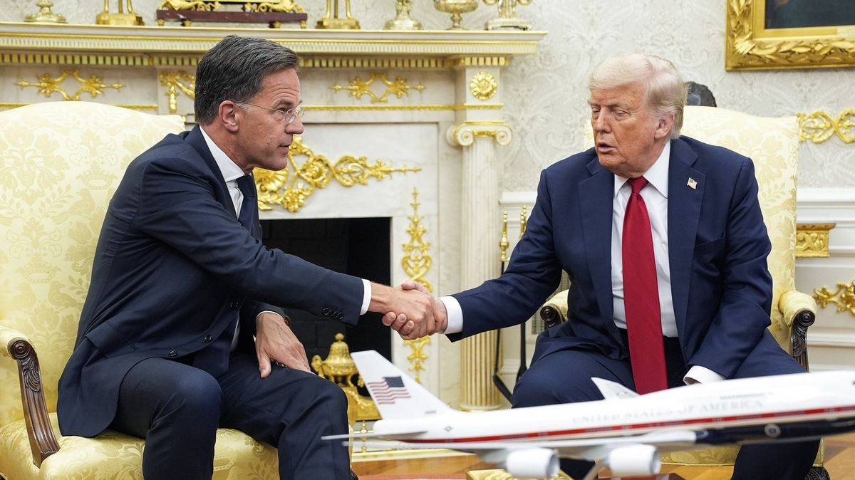 pavelvond's tweet card. Ve válce proti Ukrajině dosud Donald Trump kritizoval hlavně Kyjev, teď ale - kvůli pokračujícím ruským úderům - ukázal na Vladimira Putina a dal mu ultimátum. O jak zásadní obrat jde, rozebíráme...