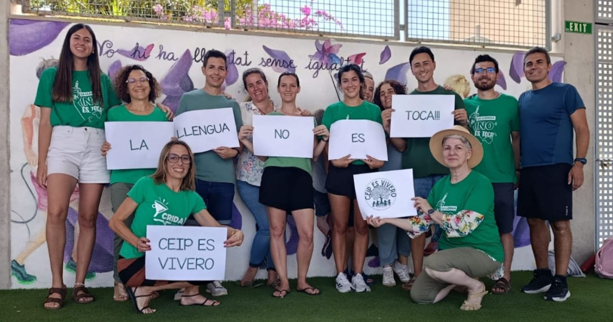 mosmovem's tweet card. Con el lema «Elige catalán», Obra Cultural Balear reitera su empeño en seguir imponiendo la enseñanza en catalán