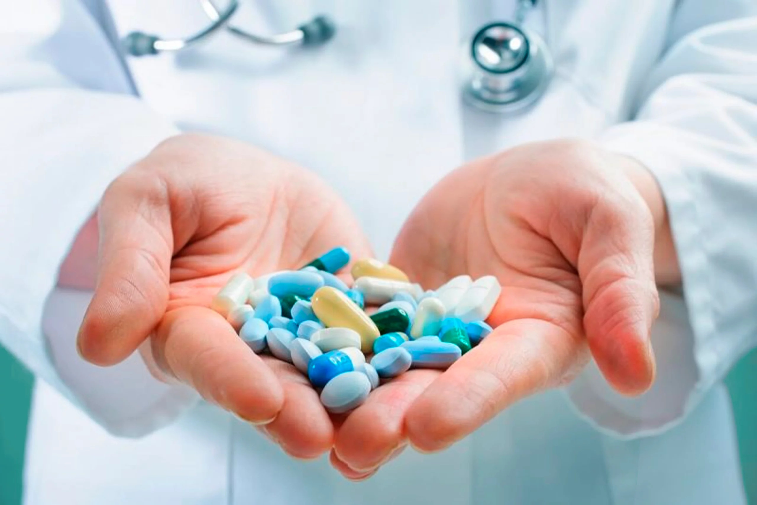 RicardoMonrealA's tweet card. Otra buena noticia para el pueblo de México: la presidenta Claudia Sheinbaum anunció que ya se adquirió el 96 por ciento de los medicamentos e insumos médicos para este año y el próximo. Eso signif...