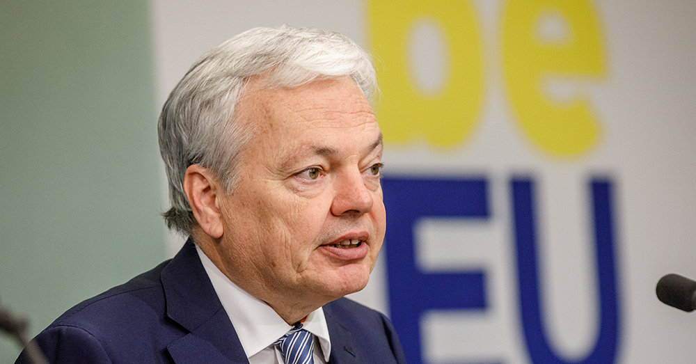 PALNWS's tweet card. Hoe Didier Reynders, machtigste politicus van 25 jaar, meerdere keren net naast het premierschap greep en nu eindigt in een witwasschandaal.