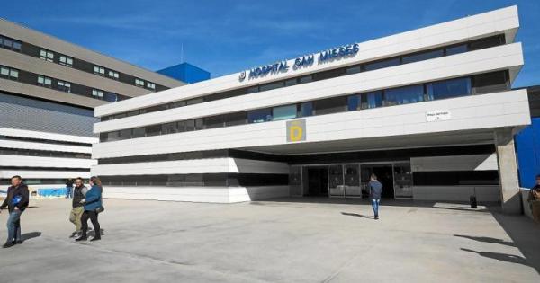 SimebalCesm's tweet card. El número de usuarios se reduce un 45 % respecto a julio de 2024, que registró más de 17.000 personas. El Área de Salud de Ibiza y Formentera (Asef) ha registrado una notable reducción en las listas...