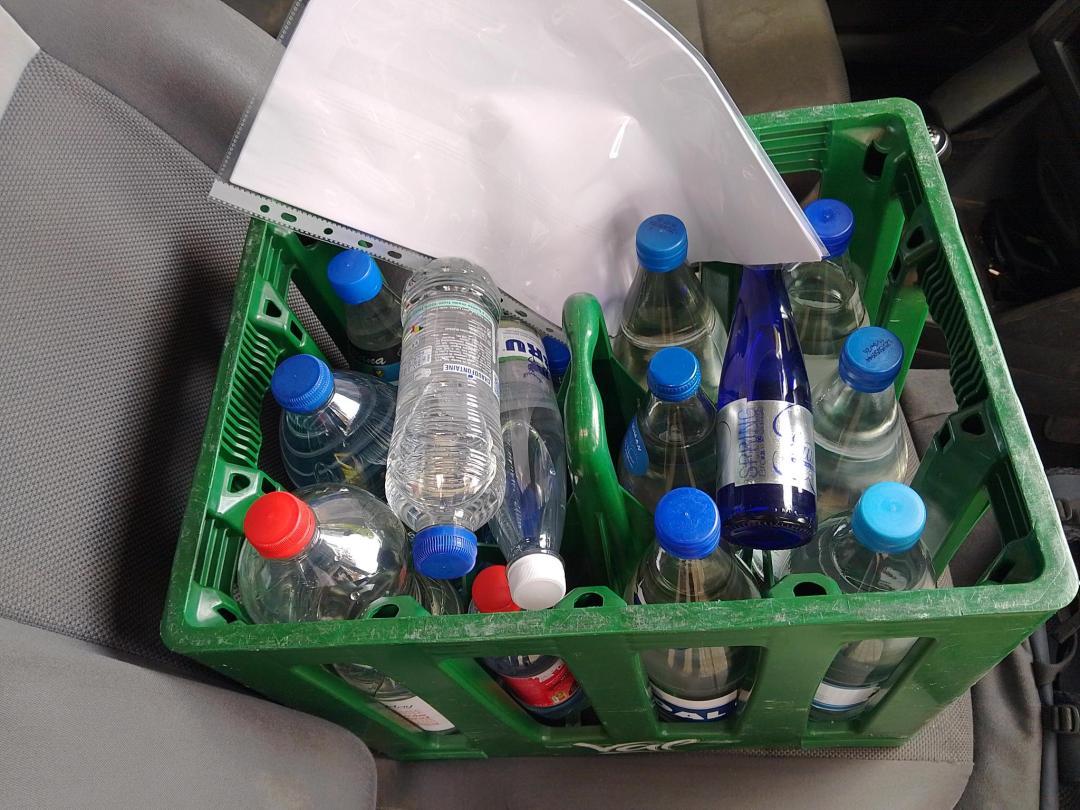 KemalRijken's tweet card. BRUSSEL - In bron- en mineraalwater uit de Ardennen, de Hoge Venen en Oost-Vlaanderen zitten sporen van ultrakorte PFAS. Analyses die Apache liet uitvoeren tonen dat TFA tot diep in de natuurlijke...