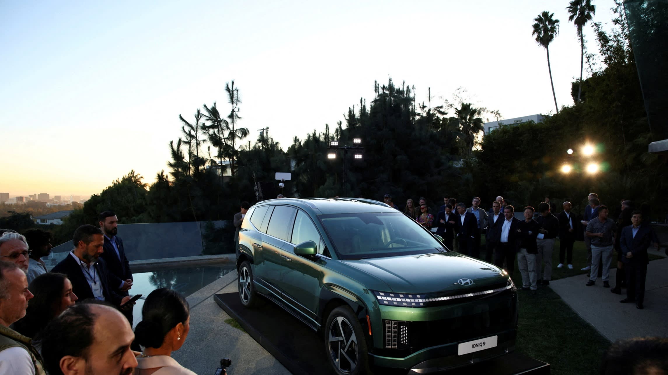 fteconomics's tweet card. World’s third-largest auto group reports $600mn hit from levies