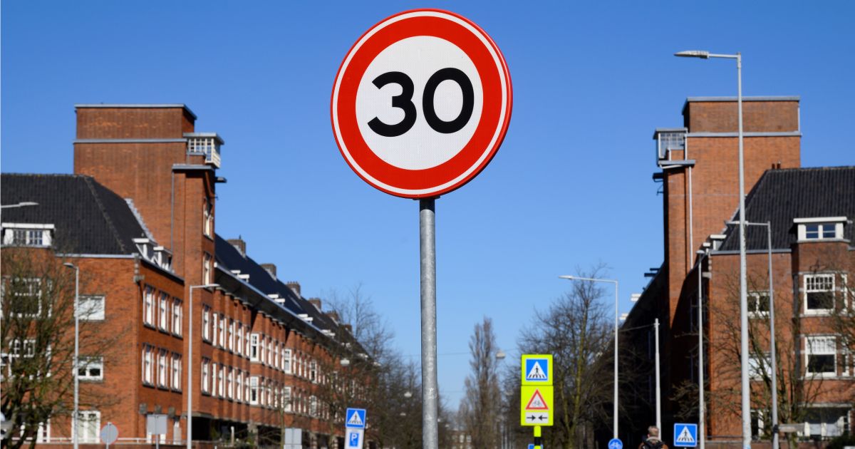 20splentyforus's tweet card. Discover how European cities like Amsterdam, London, and Bologna are lowering speed limits to improve safety, reduce noise, and promote sustainable transport