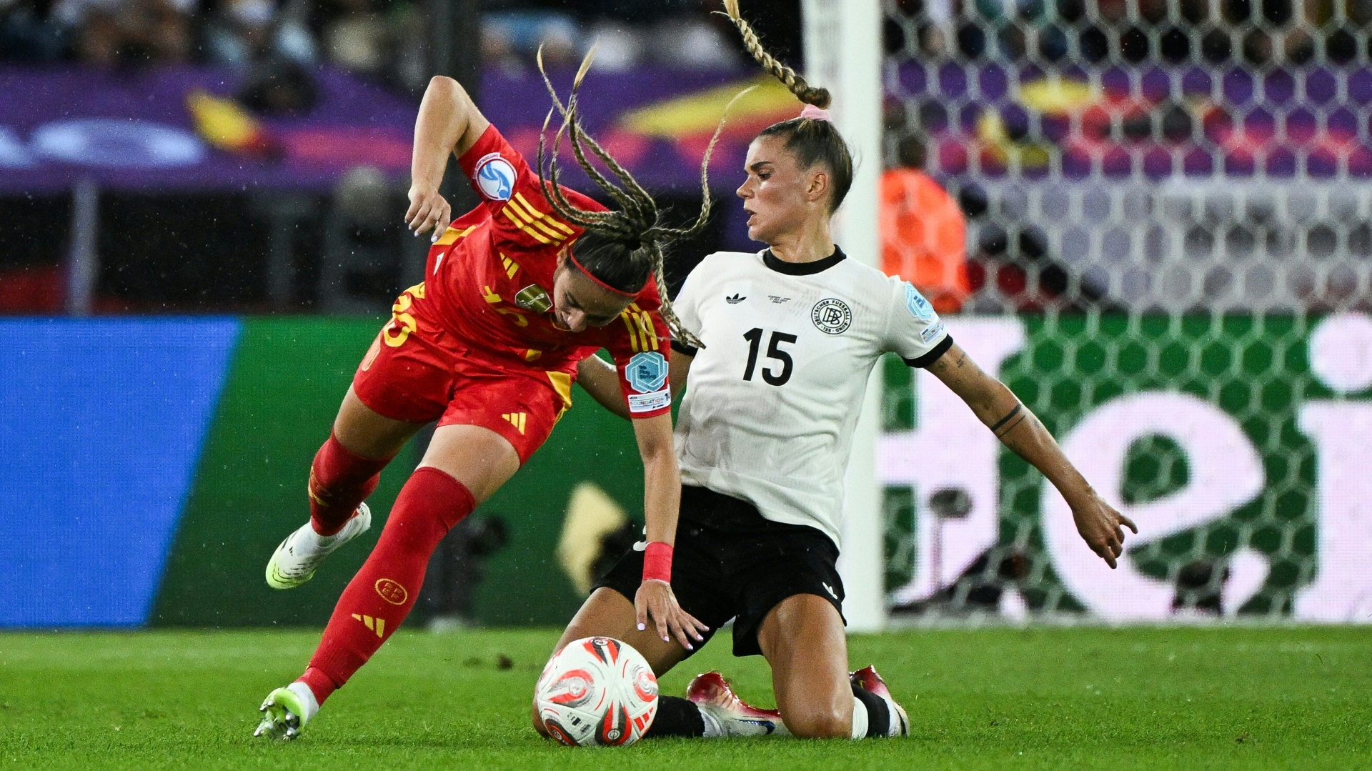 SIGermany's tweet card. Den Einzug ins Finale hat die deutsche Frauen-Fußballnationalmannschaft am Mittwochabend denkbar knapp verpasst - der ARD hingegen hat das Duell gegen die Spanierinnen die beste TV-Quote im laufenden...