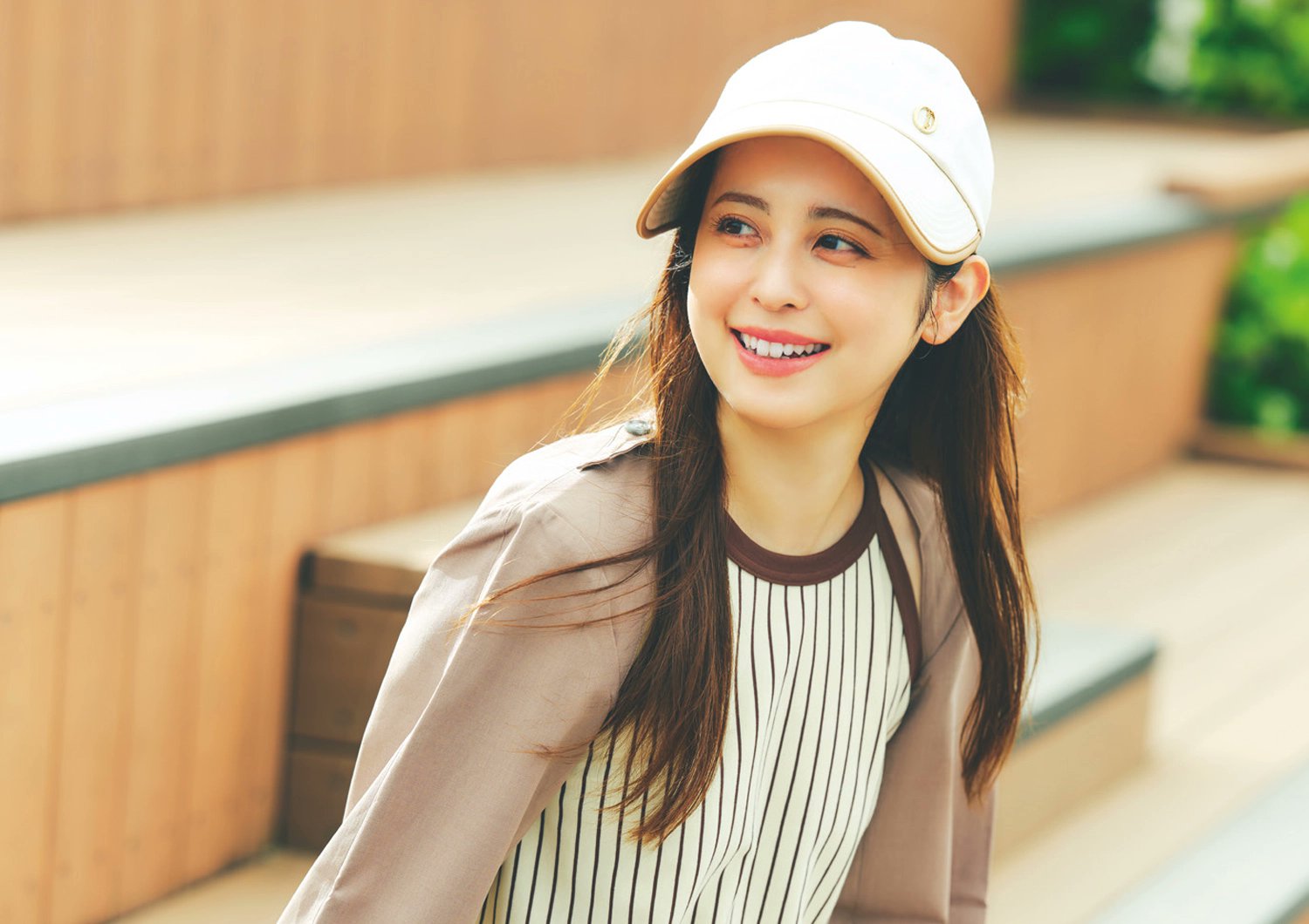 andGIRL_jp's tweet card. いよいよ夏本番が到来！肌見せファッションやトレンド服の着こなし方、気になるUV対策など、夏への期待感とは裏腹に、お悩みも増える季節。そんな夏をもっとおしゃれに、HAPPYに過ごすためのアイデアをご紹介します。