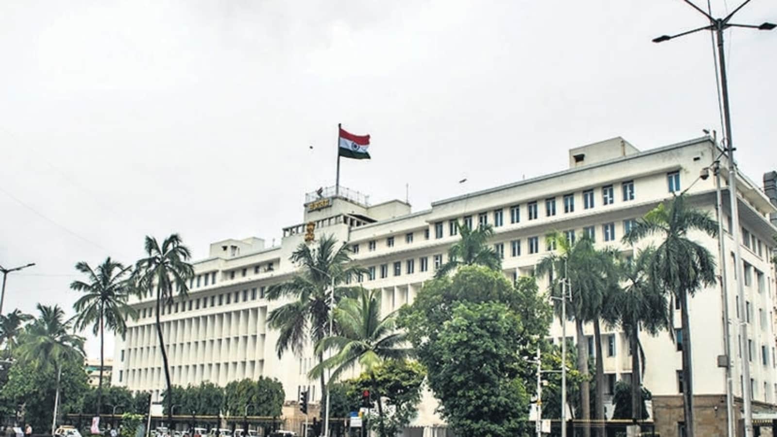 NPCCA's tweet card. As an alternative, the state has now acquired a multi-storied parking facility by MMRDA in the CR2 shopping mall, Nariman Point where 200 vehicles can be parked