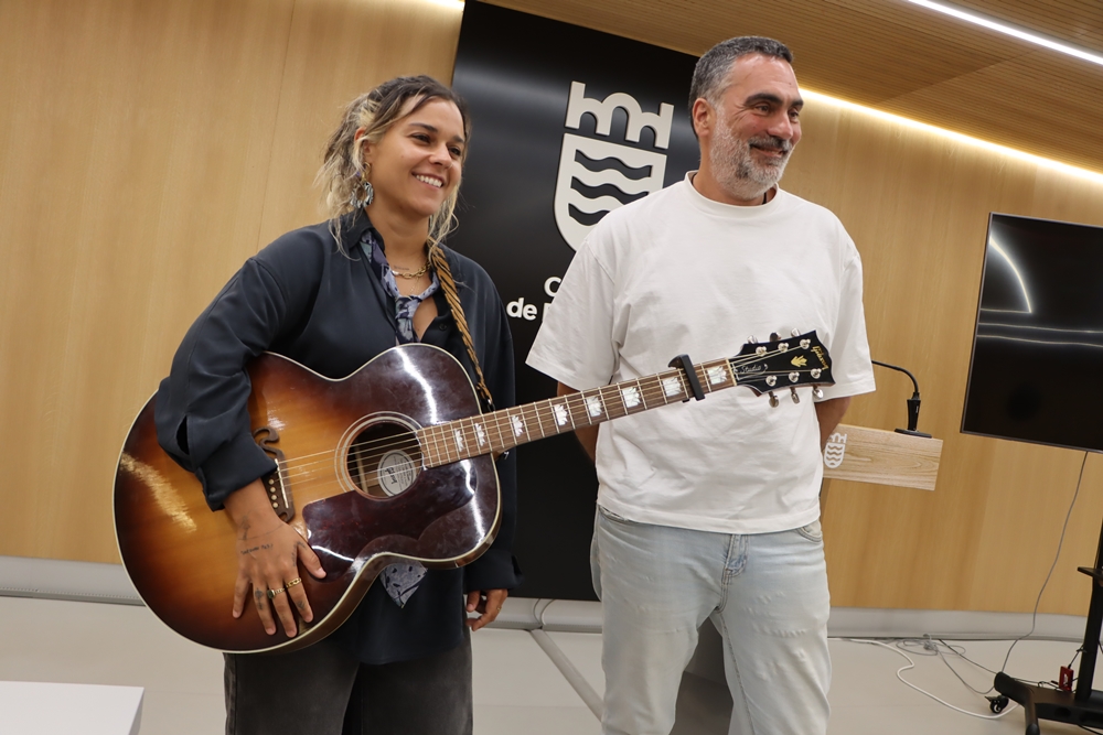 zoompontevedra's tweet card. A pontevedresa Yoli Saa pechará este ciclo musical, o vindeiro 3 de agosto, contando desde o día 30 de xullo coas cancións de Ugía Pedreira, Mercedes Peón, Bouba das Vellas e Ana Tijoux ‘Con voz de...