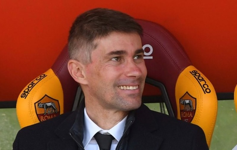 ReteSport's tweet card. La Roma, dopo aver chiuso le operazioni Wesley e Ghilardi, si concentrerà su un’ala sinistra di piede destro con cui rinforzare l’attacco. Come appreso dalla redazione di Retesport, il club capitol...