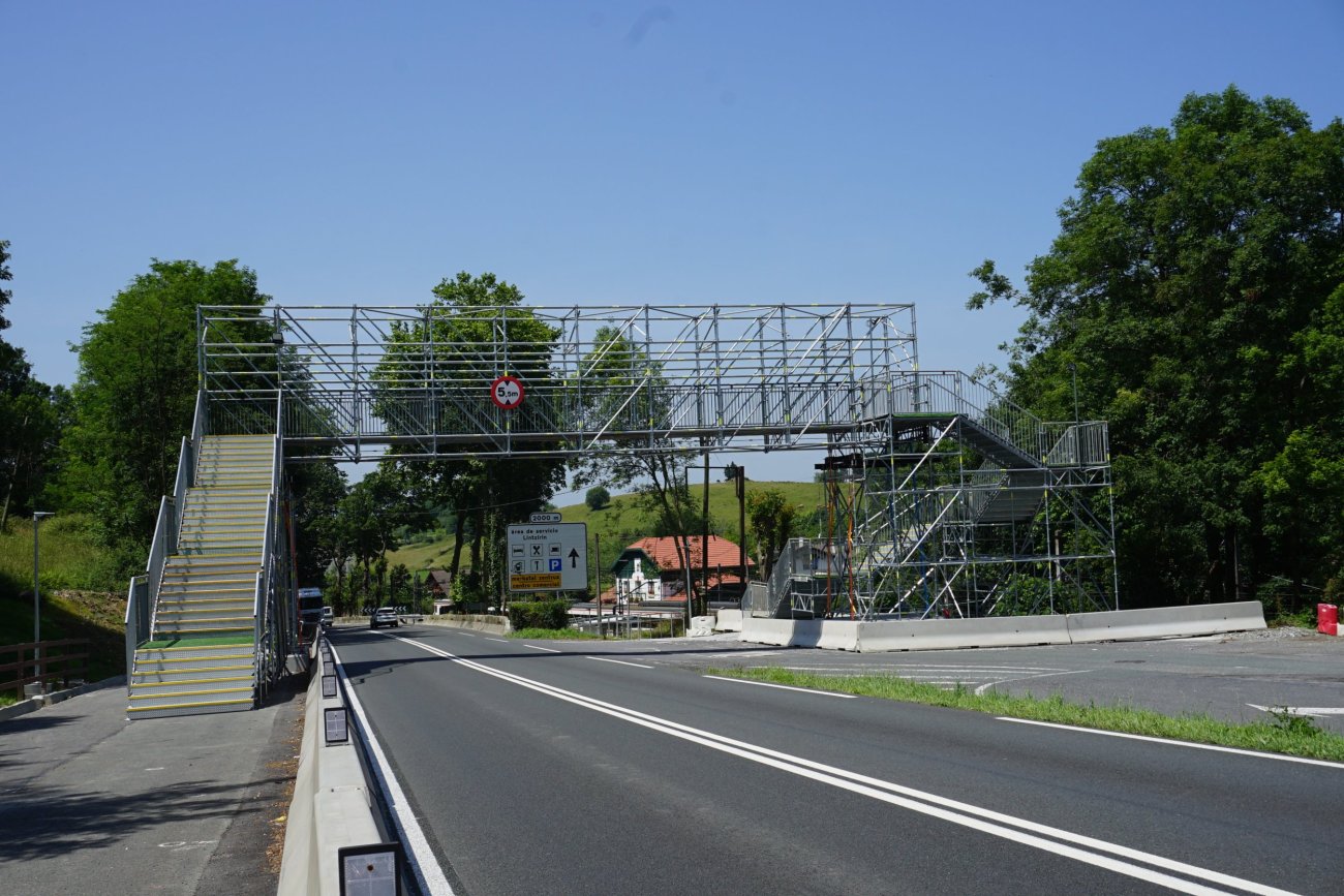 gipuzkoagaur's tweet card. A partir del próximo lunes, 28 de julio, entrarán en funcionamiento las nuevas paradas de Lurraldebus en Gaintxurizketa, Lezo. Estarán ubicadas en Perrene auzoa (dirección Hondarribia) y en Errekalde...