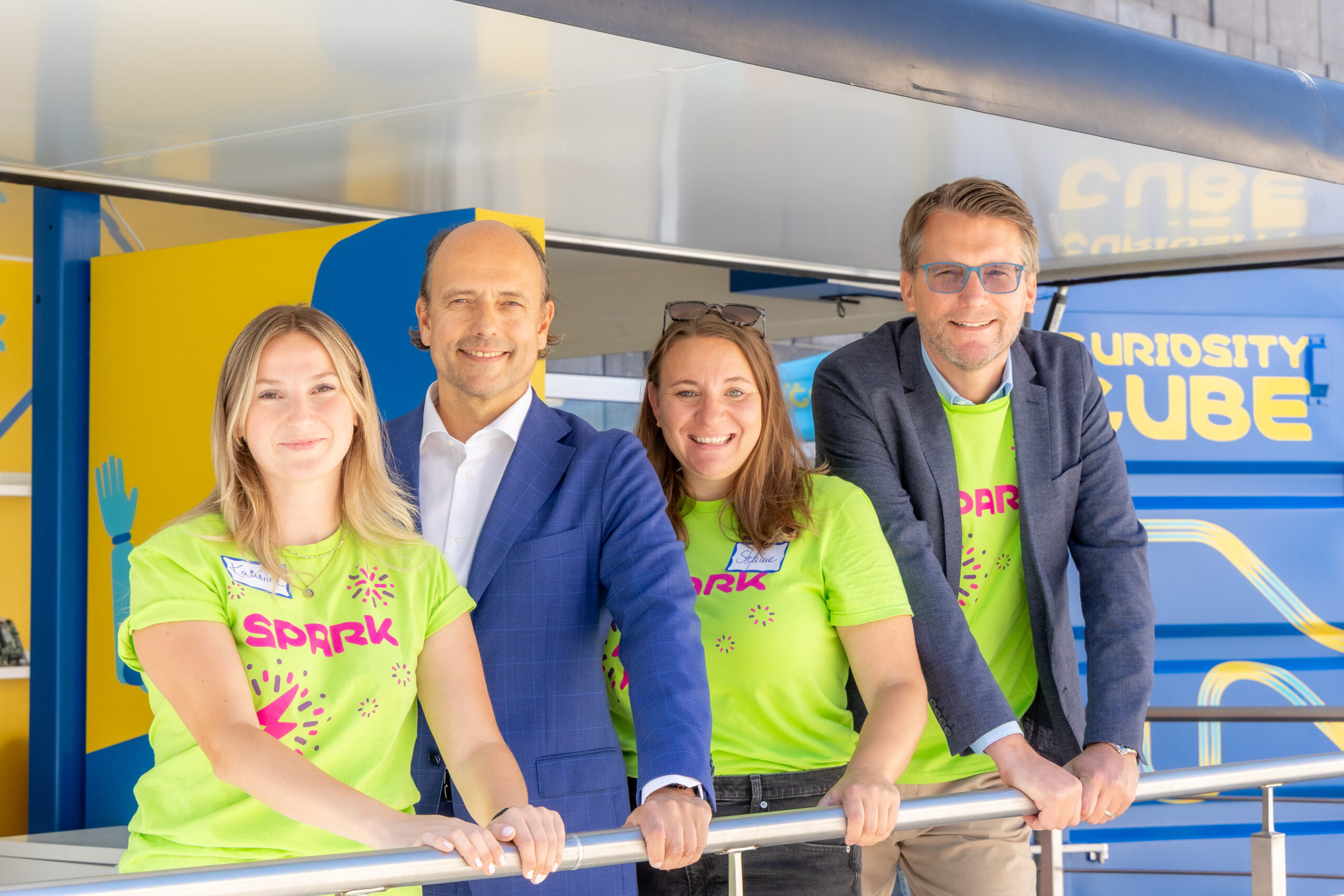 NeosWien's tweet card. Merck macht auf Europatour Wissenschaft für über 20.000 Schüler:innen mit interaktiven Experimenten erlebbar – zuletzt auch im Wiener MuseumsQuartier.