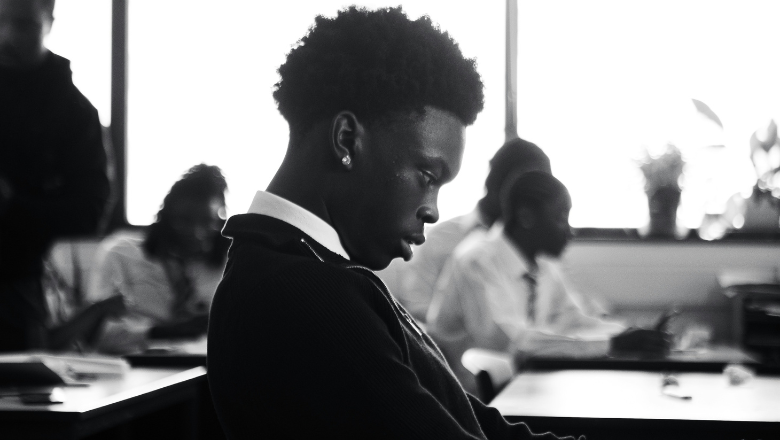 KingsECS's tweet card. This paper explores how young people in the UK use jokes and banter to perpetuate colourism, particularly targeting those with dark and very dark skin.