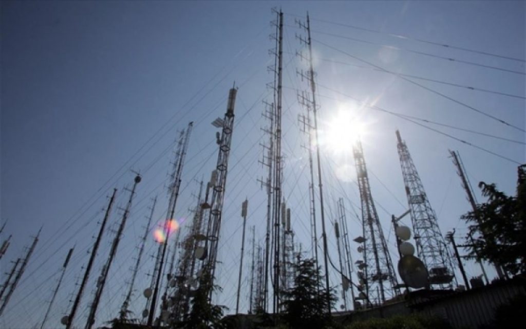 tetRadio's tweet card. Αρκετοί σταθμοί ξανά εκτός λειτουργίας.