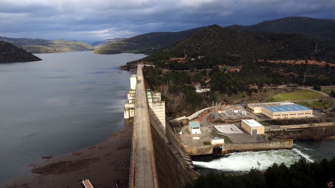 NacioLleida's tweet card. La Confederació Hidrogràfica de l’Ebre confirma que les filtracions han desaparegut després dels treballs d’impermeabilització i la reducció del nivell d’aigua, i es desactiva l’escenari d’alerta...