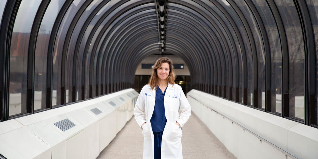 InabnetMD's tweet card. A group of surgeons, led by cardiothoracic surgeon Tessa London-Bounds, surveyed nearly a thousand fellow surgeons about the challenges they faced balancing breastfeeding with fast-paced careers.