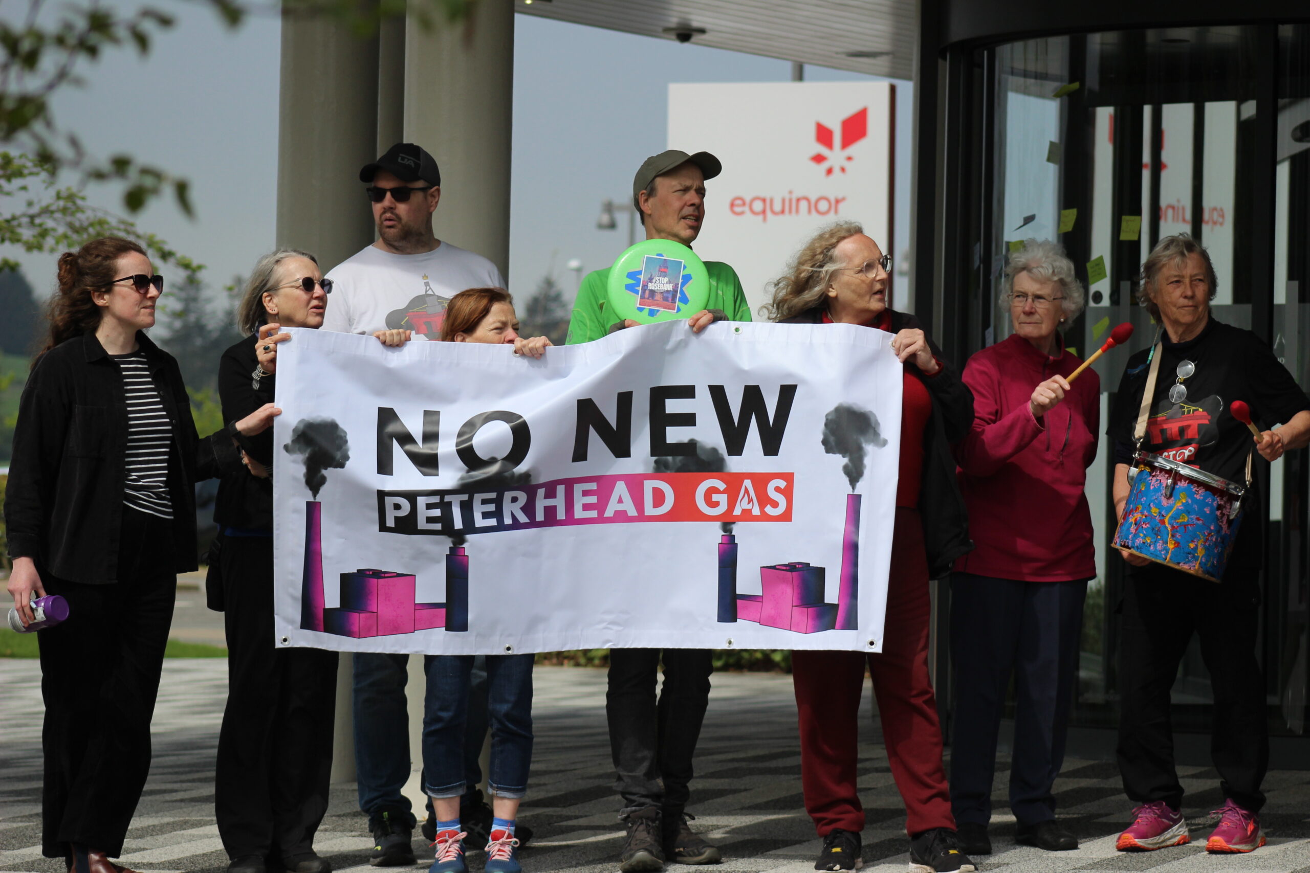FoEScot's tweet card. Campaigners and public urge Scottish Government to reject new gas burning plans at Peterhead as public consultation ends