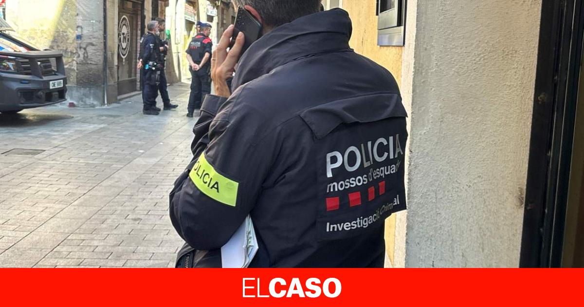 Nathan_Muir72's tweet card. Aquest matí els Mossos d'Esquadra han explotat una investigació que feia mesos que analitzava l'estructura que es dedica a comprar els mòbils que són robats al centre de Barcelona.