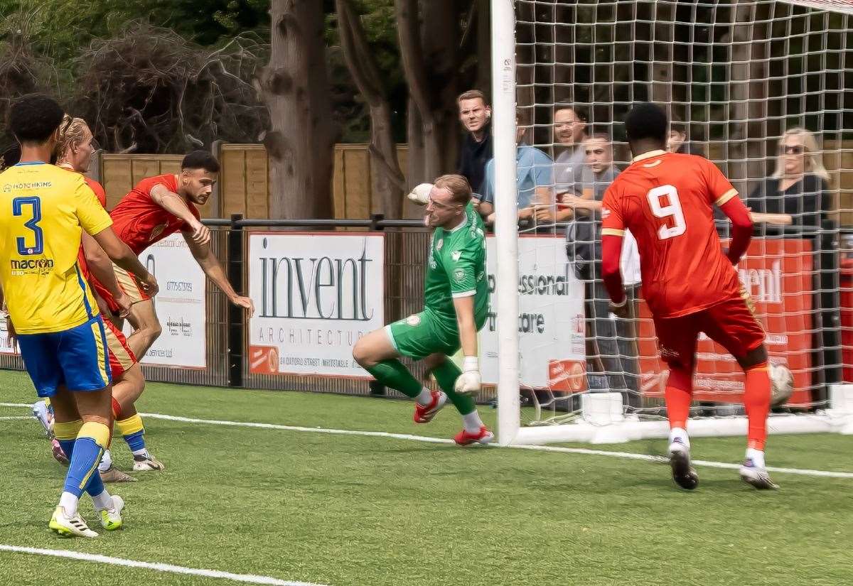 KentOnlineSport's tweet card. Manager Jamie Coyle reckons Whitstable’s opening-day visitors could be one of their biggest promotion challengers.