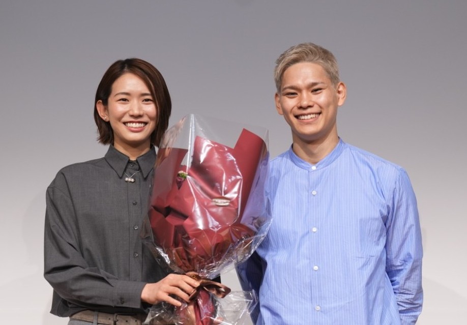 vbm_link's tweet card. 　バレーボール女子日本代表で昨年まで主将を務め、パリ五輪後に現役を引退した古賀紗理那さんと、夫で男子日本代表の西田有志選手がInstagramに同じ写真を投稿。古賀さんのお腹に西田選手が手を当ててい