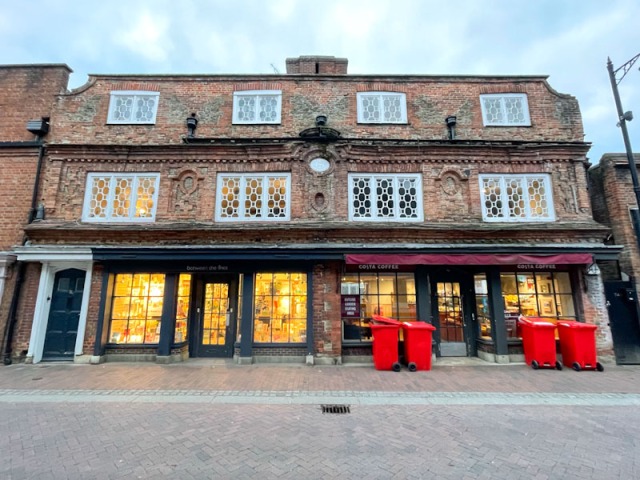 DAntion's tweet card. Doors 317 – Doors of Godalming, Surrey, March 2025 (Part III) A quick one this morning as I haven’t left myself much time to write. This is the third selection of doors from Godalming, …