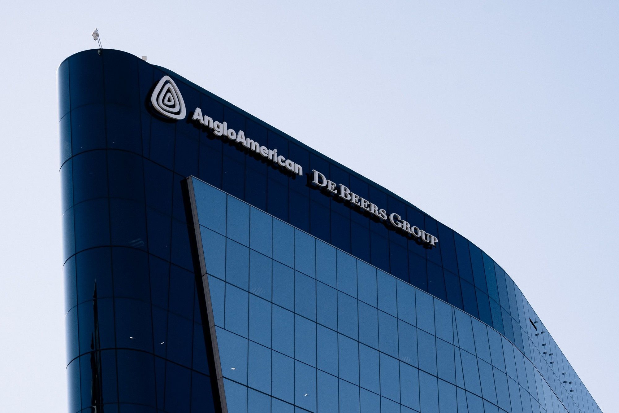 busrep's tweet card. Anglo American's second-quarter production report reveals a significant decline in diamond and copper outputs as the company progresses with its strategic sale of De Beers, while focusing on iron ore...