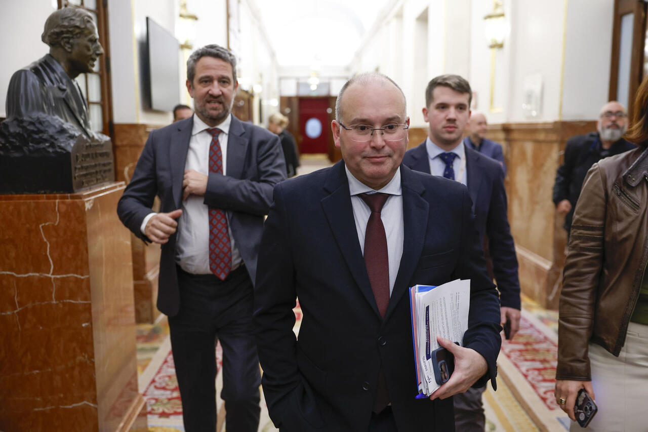 manuelconejos's tweet card. Los populares piden que el PSOE aplique la misma vara de medir que ha aplicado Génova sobre su exvicesecretaria