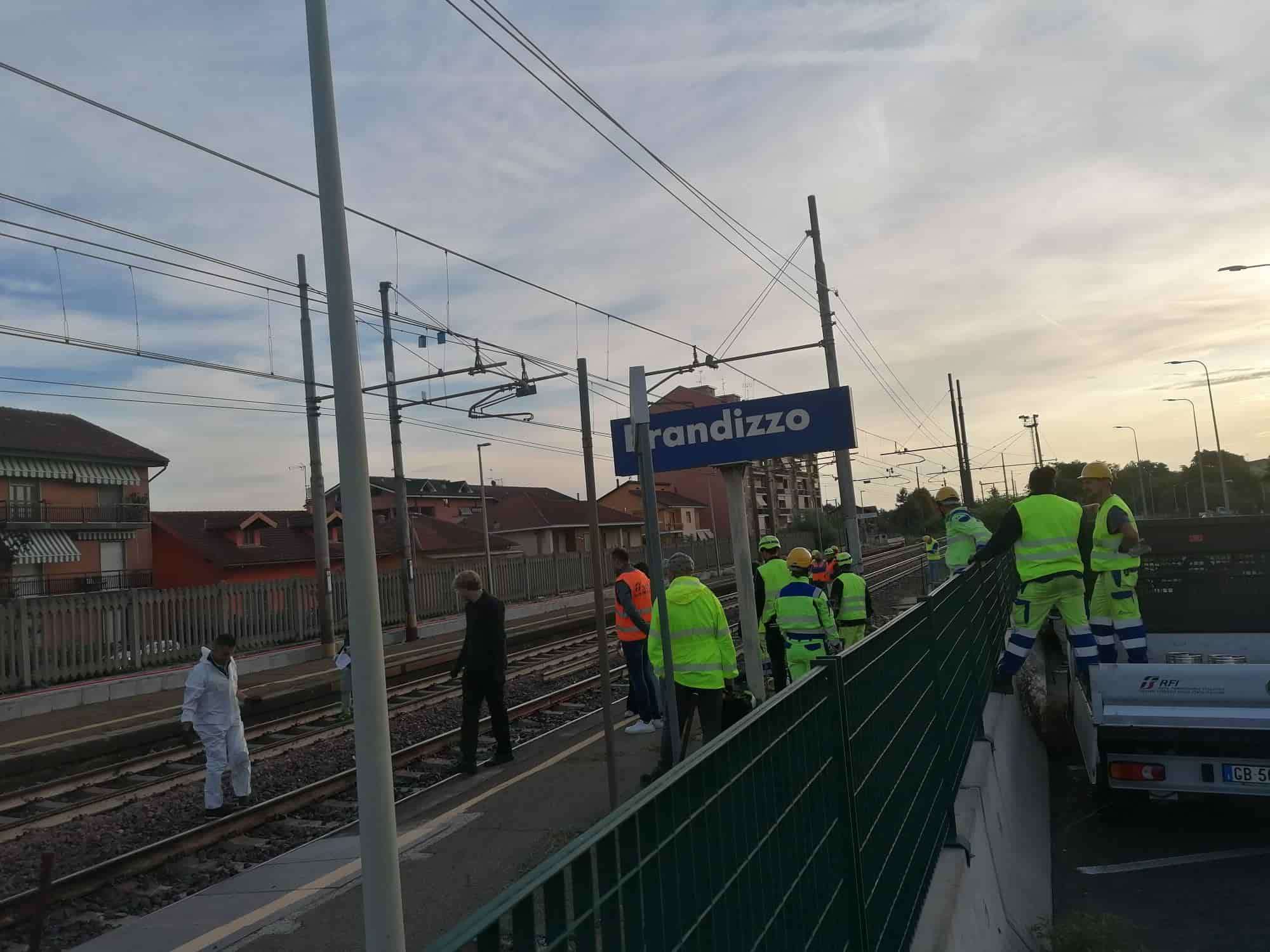 unitaonline's tweet card. Accuse a vario titolo di omicidio colposo e disastro ferroviario, mentre cade l’accusa più grave, quella di omicidio volontario. La Procura di Ivrea ha chiuso le indagini per la strage di Brandizzo...