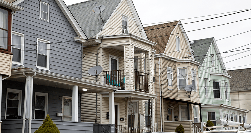 Housing360's tweet card. Automatic sealing and expungement can make it easier and more equitable for people with eviction and criminal records to find stable housing. States are innovating in effective ways.