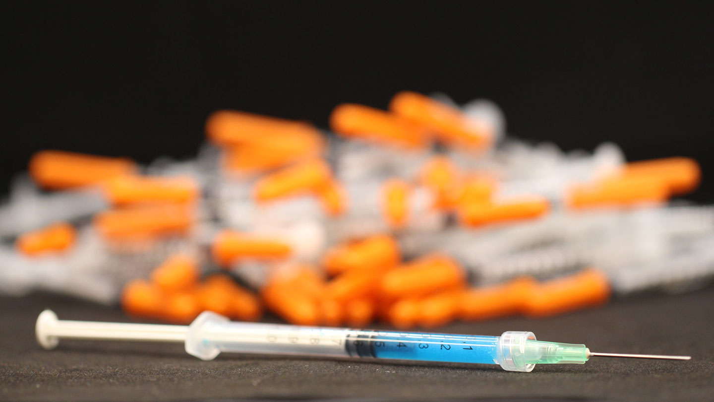 ScienceNews's tweet card. GLP-1 drugs for diabetes and weight loss are difficult for some people to inject weekly. A new slow-release gel, tested in rats, could help.
