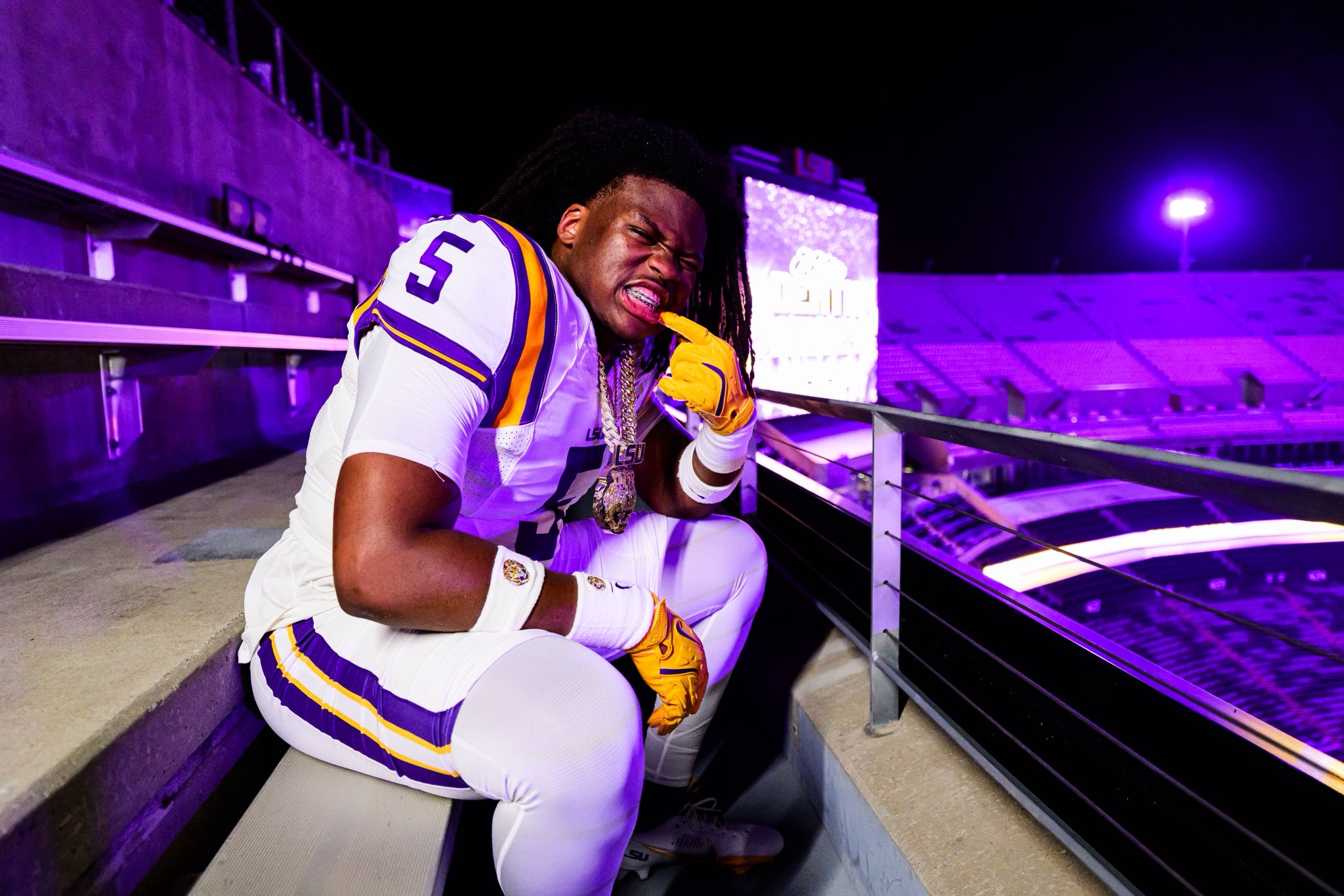 TigerRagMedia's tweet card. GLENN GUILBEAU, Tiger Rag Editor LSU football coach Brian Kelly's 2026 signing class could move into the top 10 or top 5 of the rankings with a commitment shortly after high noon today. Lamar Brown,...