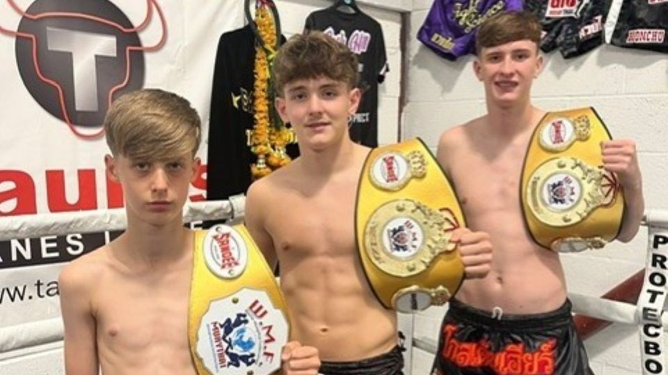 OldhamChronicle's tweet card. Four boxers from the Isaan Muay Thai training centre in Oldham competed at the Barnsley Metrodome on the latest Sandee...